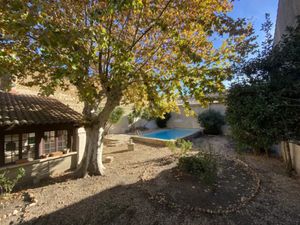 Vente maison 7 pièces 185 m² à Saint-Gilles (30800)  540 000 €