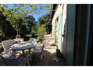 Vente maison 10 pièces 550 m² Saint-Martin-de-Crau (13310)