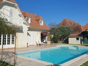 Vente maison 6 pièces 167 m² à Idron (64320)  525 000 €