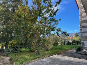 À vendre  spacieuse maison avec 2 logements