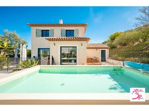 Vente maison 4 pièces 109m2 Pierrefeu-du-Var 83390 - 495000 € - Surface Privée