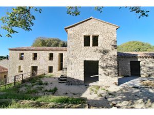 PROCHE UZES Ancien mas de 200 m2 à rénover