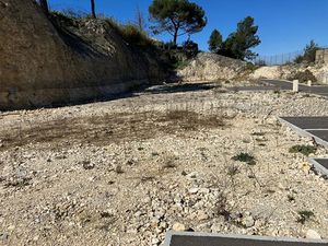 Vente terrain 460 m² à Chateaurenard (13160)  133 900 €