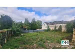 TERRAIN ENTIEREMENT CONSTRUCTIBLE au calme