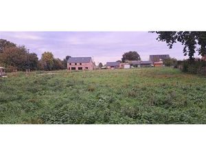 terrain à bâtir de 3a 12ca