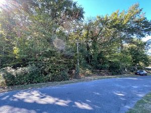 Vente terrain 2049 m² à Coulounieix-Chamiers (24660)  43 500 €