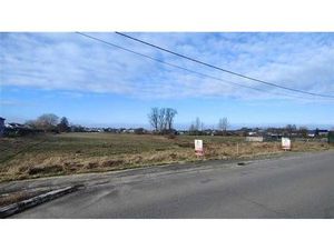 TERRAIN A BATIR +- 42 m constructible EN FACADE