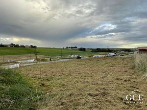 TERRAIN 674m2  constructible à Guiche