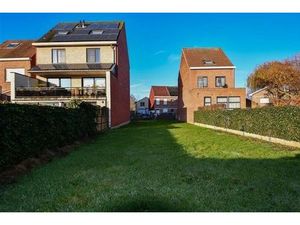 Terrain à bâtir avec permis pour une maison 2 façades