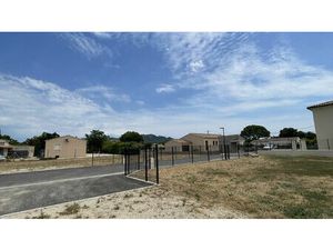 Vente terrain 594 m² Violès (84150)