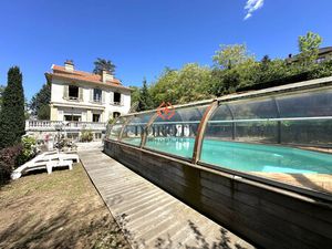 Maison de Maître  255m²   parc de 4950 m²