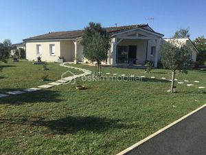 Maison contemporaine de 163 m² à Camps-Sur-L'isle