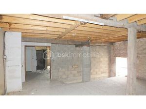 Corps de ferme de 200 m² à Escamps