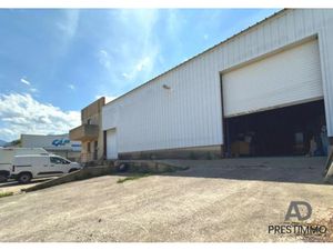 Location locaux professionnels 450 m² à Furiani (20600)  3 900 €