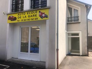 Location locaux professionnels 41 m² à Etrechy (91580)  1 100 €