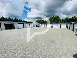 Location parking 24 m² à Surgères (17700)  150 €