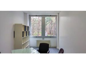 27 m² de bureaux à SAINT-REMY-LÈS-CHEVREUSE