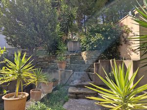 VILLA DIVISEE EN 2 APPARTEMENTS- 148M2 - PISCINE - JARDIN