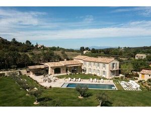 Maison de luxe en location Eygalières  Provence-Alpes-Côte d'Azur