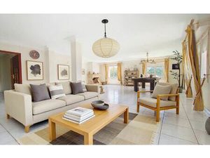 Maison Gelos m² T-9 à vendre  399 000 €