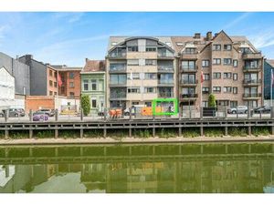 Propriété commerciale dans un emplacement commercialement i…