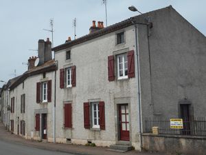 Immeuble de 4 appartements avec cour commune