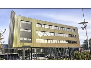 BUREAU Charges Comprises de 25 m²