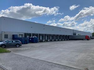 Surface industrielle à louer à Rue Ath?na 5 Houdeng-Goegnies (RBH15556)