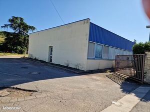 Bureaux 269 m² Ménilles