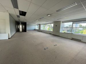 Bureaux avec visibilité du R0: à partir de 150 m² jusqu'à...