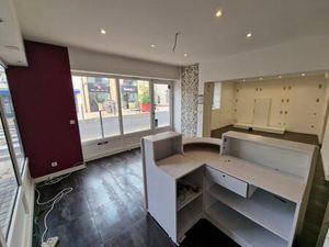 Vente commerce 80 m² Saint-Genis-Pouilly (01630)