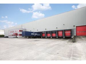 TE HUUR Magazijnruimte te Duffel.