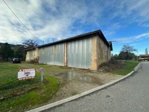 Vente garage 713 m² Castelsarrasin (82100)
