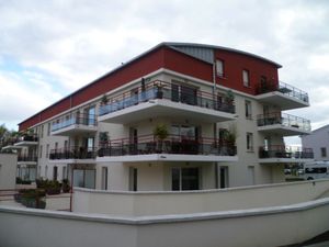 ESSEY-LES-NANCY : PARKING EXTERIEUR DANS RESIDENCE SECURISÉE