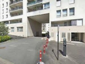 Place parking Massy Atlantis gare TGV