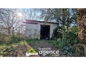 Vente parking 100 m² à Vierzon (18100)  35 000 €