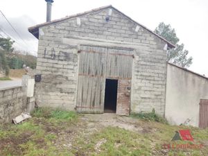 Location locaux professionnels 80 m² à Auriol (13390)  635 €