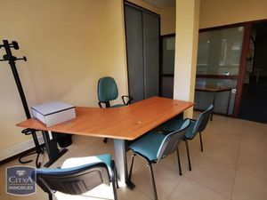 Local professionnel à louer 14 m² - Firminy (42) - 340€