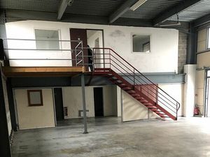 Location local d'activités LE THILLAY 470 m²