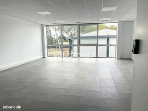 Local commercial 74 m² MONTECH
