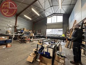 Location locaux professionnels 700 m² à Tournefeuille (31170)  6 366 €