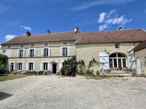Vente maison 9 pièces 372 m² Asnières-en-Montagne (21500)