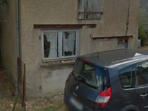 Petite maison 20 m2 terrain 900 m2 Cercy la tour 58340