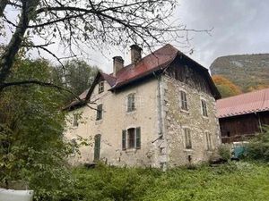 Vente maison 11 pièces 405 m² Magland (74300)