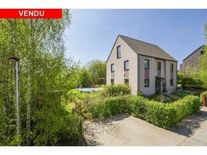 Maison à vendre avec terrasse et 6 chambres   Hévillers (VAZ57298)