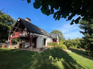 Au bout du chemin  environnement boisé et vue dégagée pour c