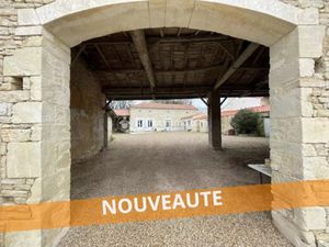 Vente maison 8 pièces 183 m² à Siecq (17490)  307 900 €