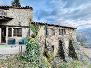 Mas en pierre du XVe siècle & villa contemporaine -- un havre