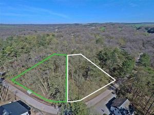 Terrain à vendre à Chemin des Grandes Roches Bende (VAZ43024)