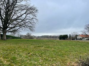 TERRAIN + ETANG PLAISANCE